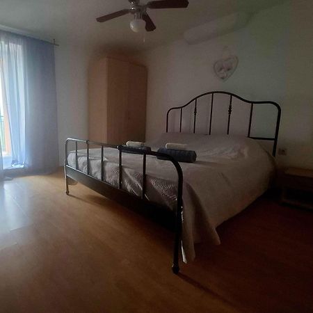 House Lana Apartment Krsan Luaran gambar
